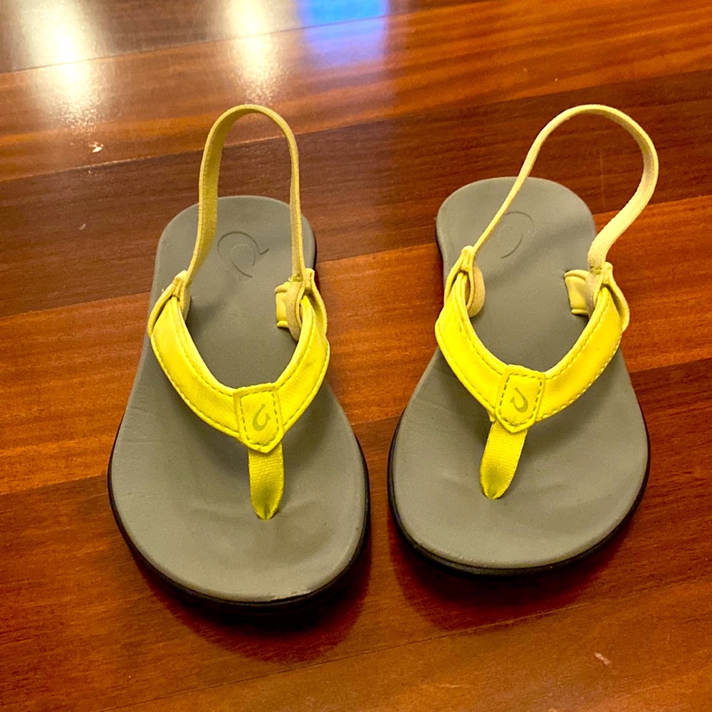 Olukai ho’opio sandals size 9 girls
